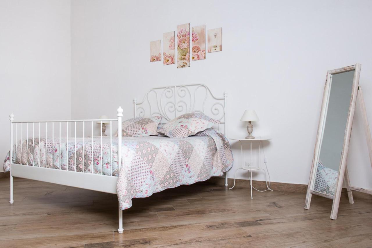 Maison La Mitra - Dimore Partenopee Napoli Bagian luar foto