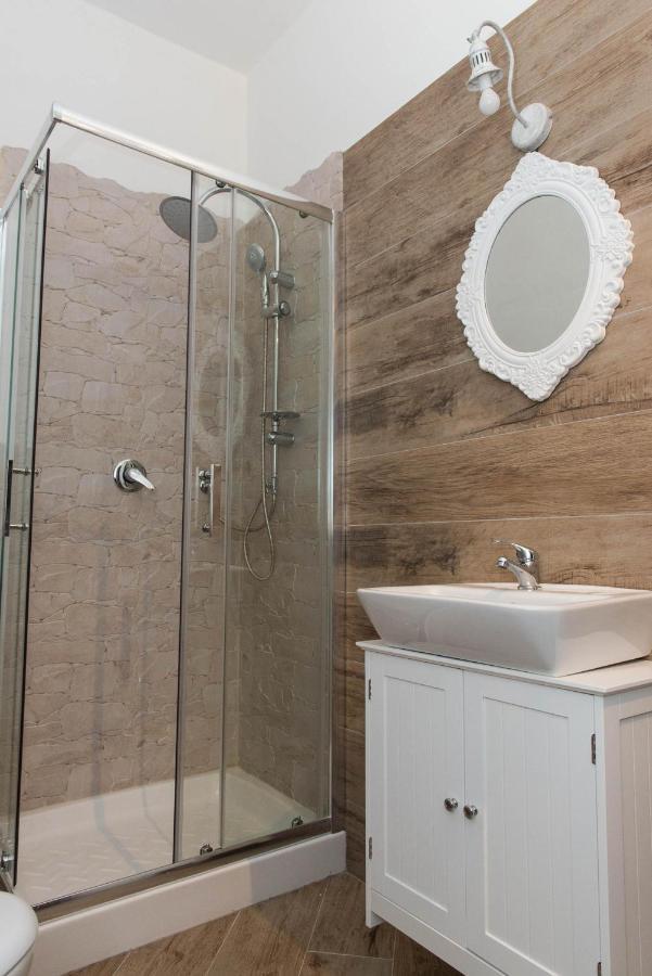 Maison La Mitra - Dimore Partenopee Napoli Bagian luar foto